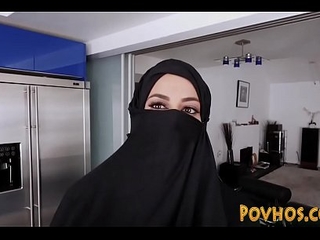 Muslim prexy floozy pov sucking with the addition of railing cock roughly burka